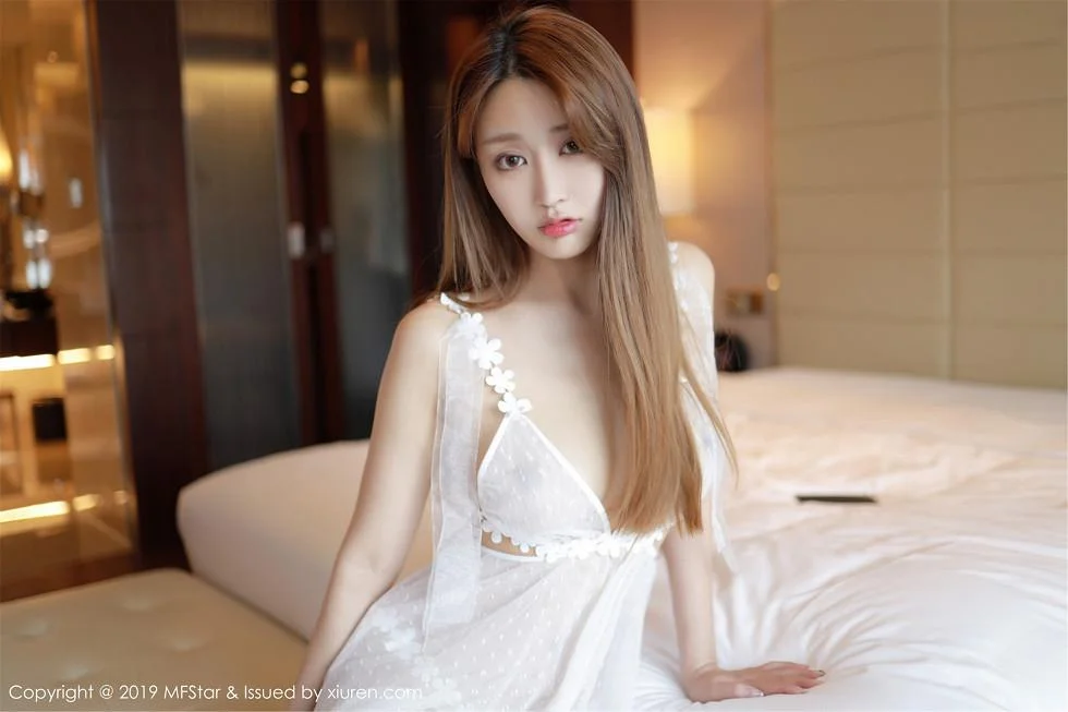 奈美nana私房白色薄纱内衣透视秀美乳喷血绝美写真 第 15 张
