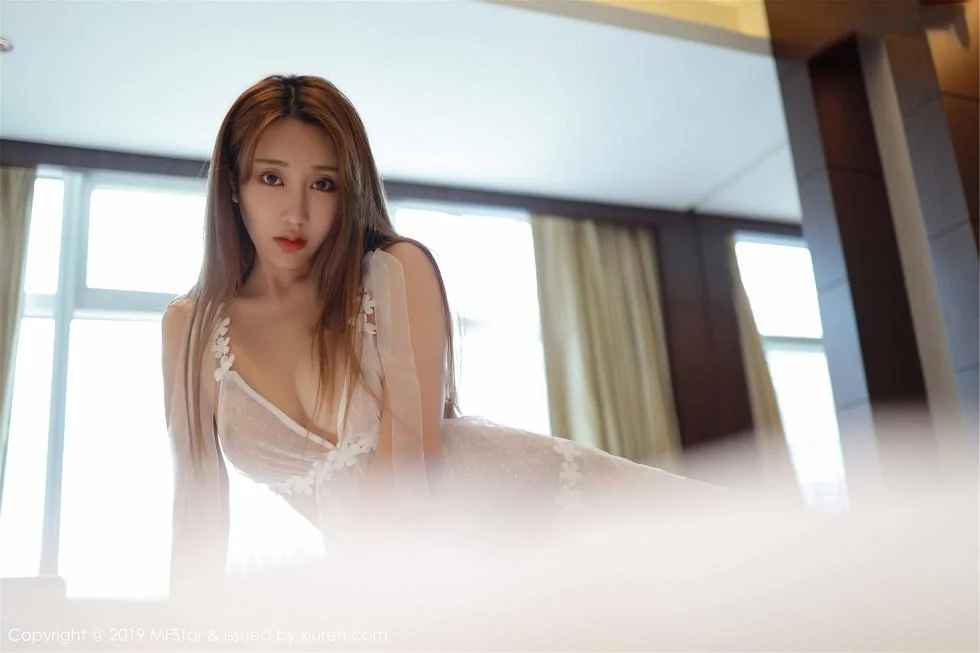 奈美nana私房白色薄纱内衣透视秀美乳喷血绝美写真 第 44 张
