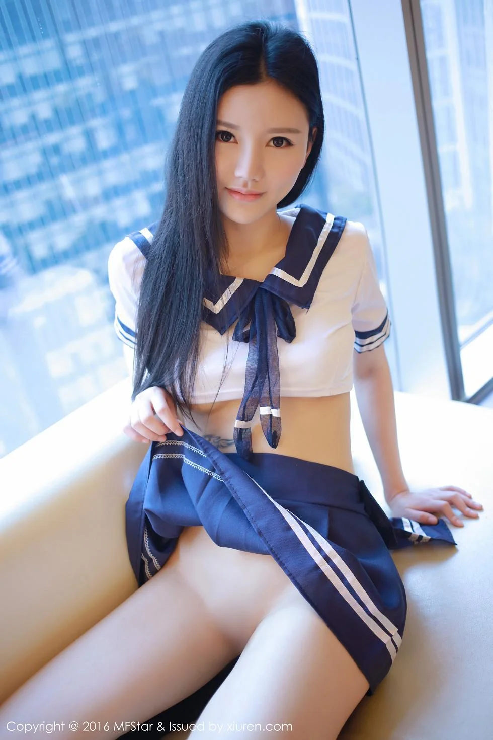 姗姗就打奥特曼红色肚兜+丁字裤翘臀完美绝美写真 第 55 张