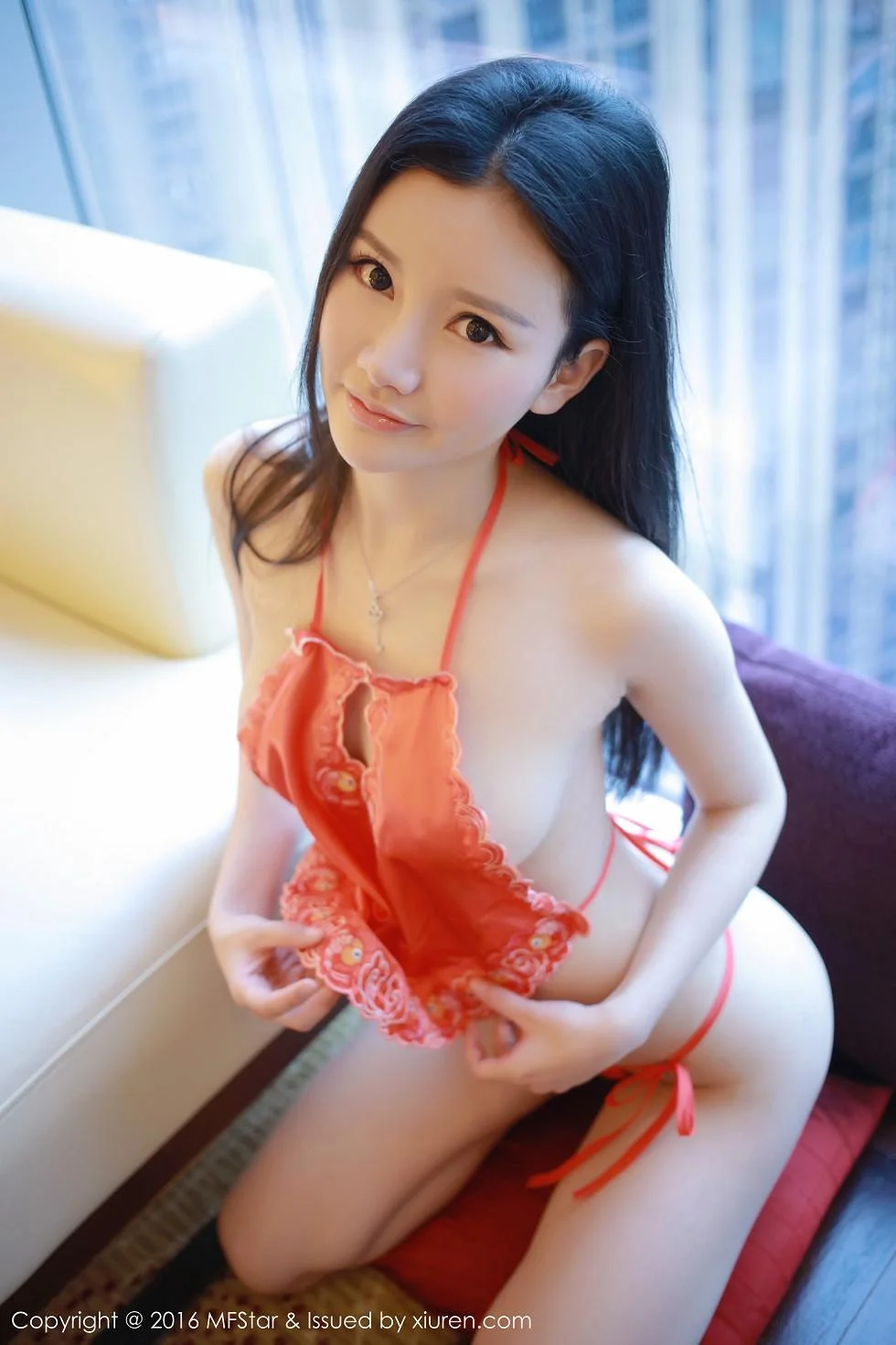 姗姗就打奥特曼红色肚兜+丁字裤翘臀完美绝美写真 第 7 张