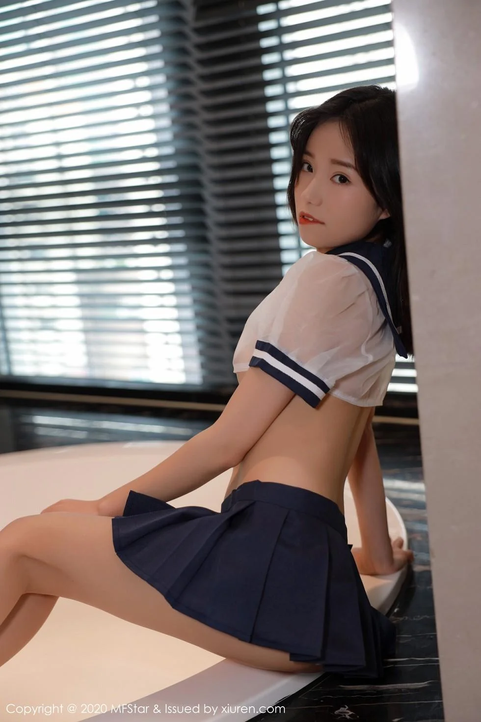 Laura苏雨彤私房粉色蕾丝情趣内衣秀完美身材绝美写真 第 36 张
