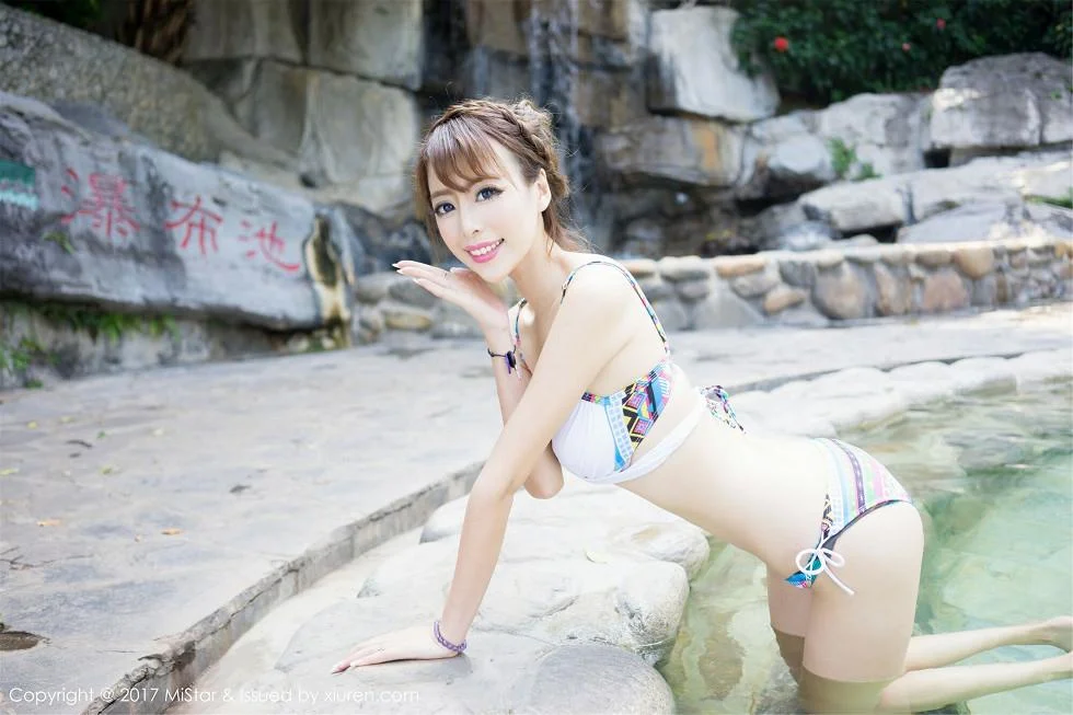 王曼妮好Q景区旅拍白色性感比基尼秀完美身材写真 第 43 张