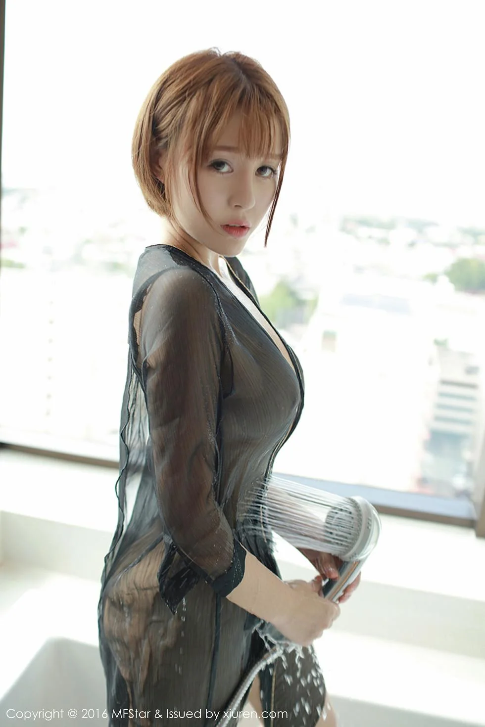 Evelyn艾莉泰国心愿旅拍浴缸里黑纱湿身绝美写真 第 18 张