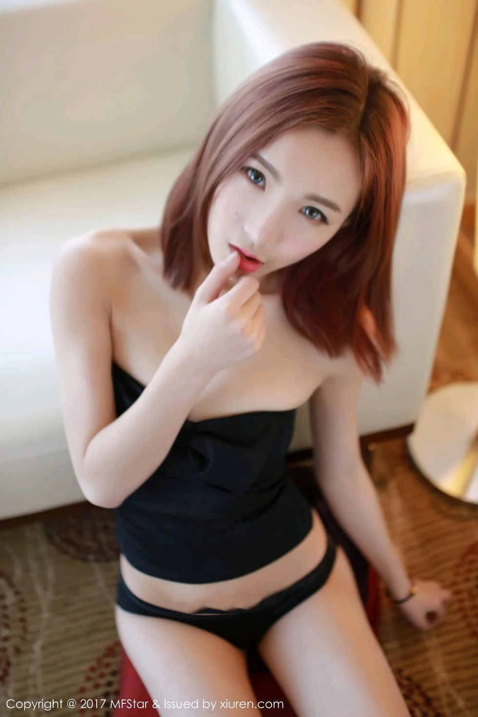 美女主播Hana妹性感黑色内衣半露酥胸脱内裤翘臀绝美写真 第 47 张
