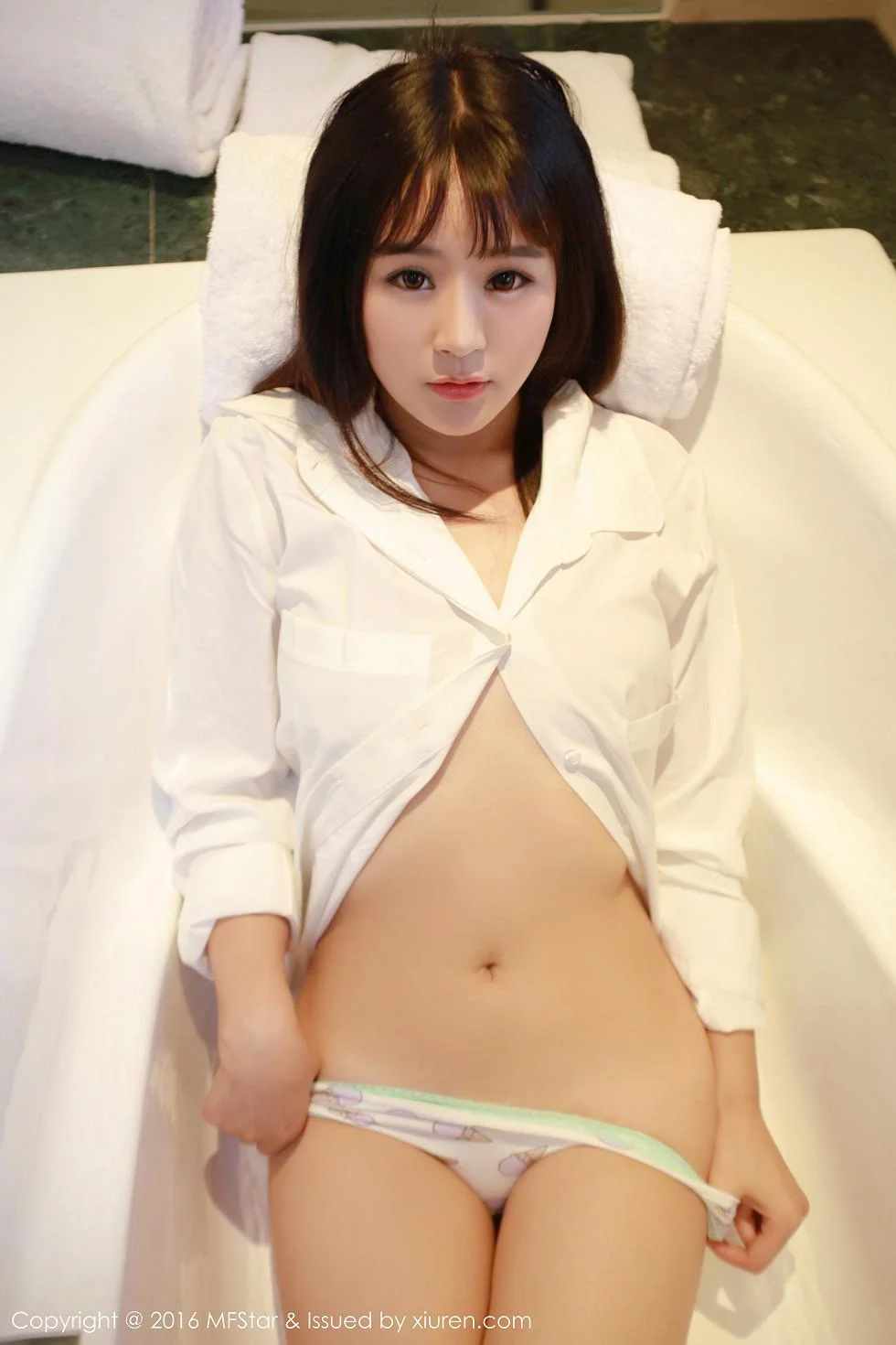 甜美女生思淇Sukiiii白嫩肌肤诱惑美乳前凸后翘写真 第 85 张