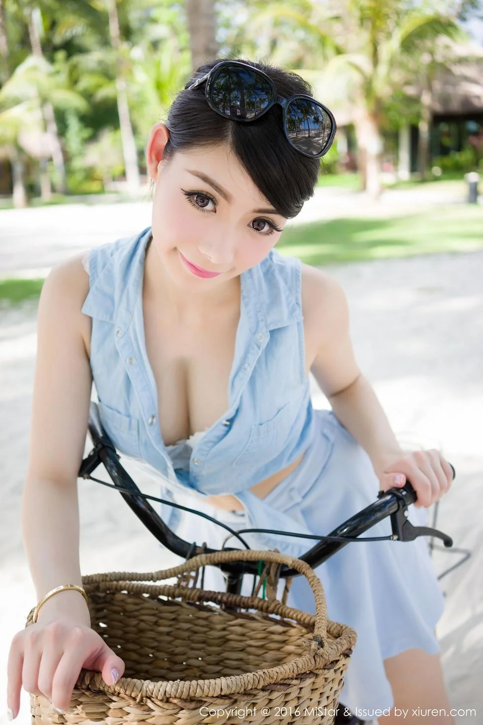 Mara酱薄荷岛旅拍高腰学生制服露半球绝美写真 第 49 张