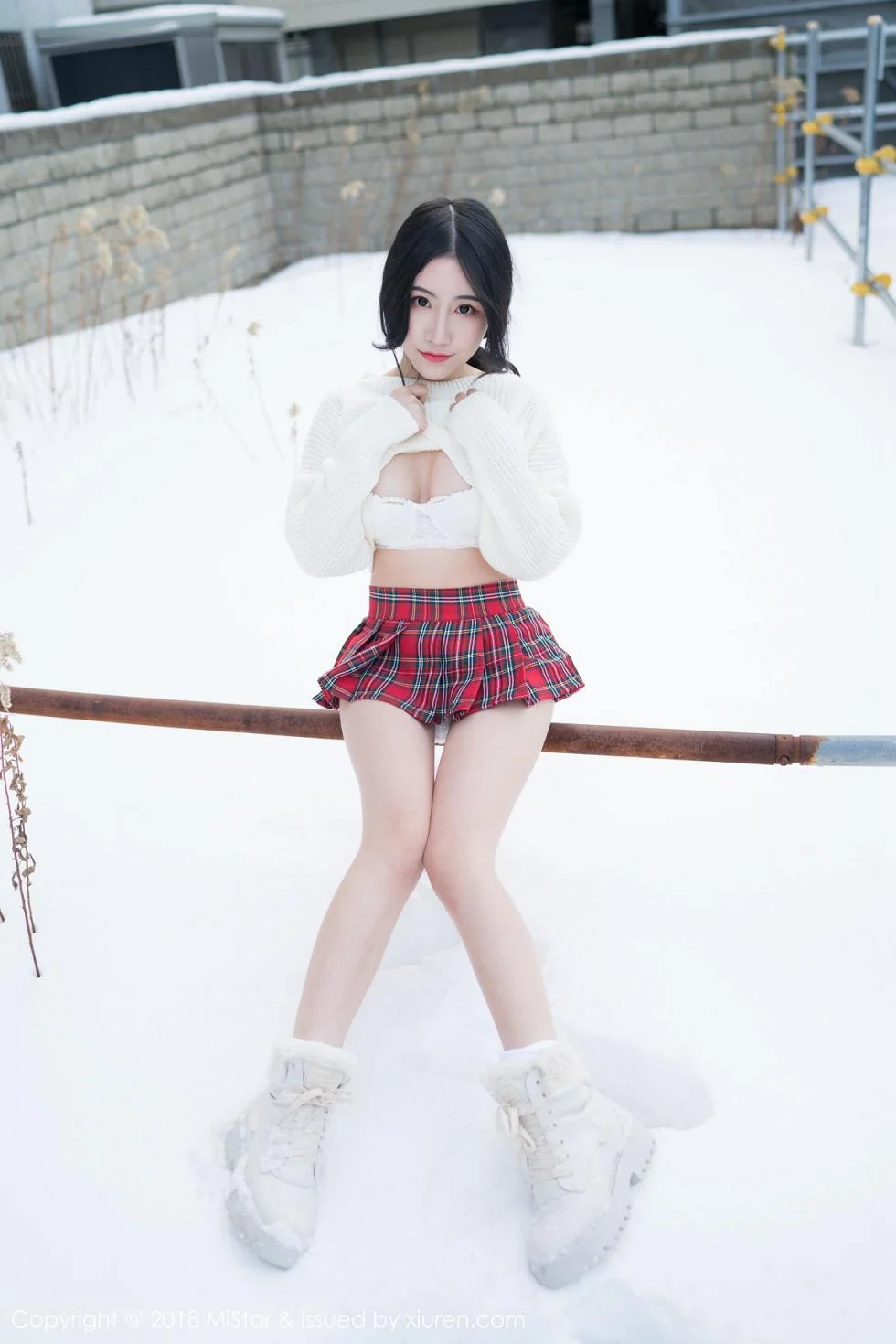 绯月樱-Cherr北海道旅拍室外冰天雪地超短裙绝美写真 第 22 张