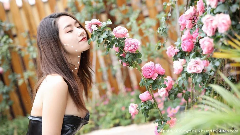 方子萱大理旅拍私房黑色皮质连身裙配黑丝极致魅惑写真 第 71 张