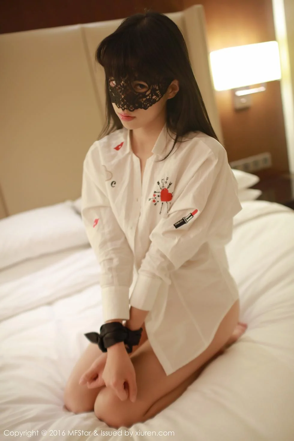 Ellie艾栗栗居家黑色蕾丝内衣大尺度露乳写真 第 90 张