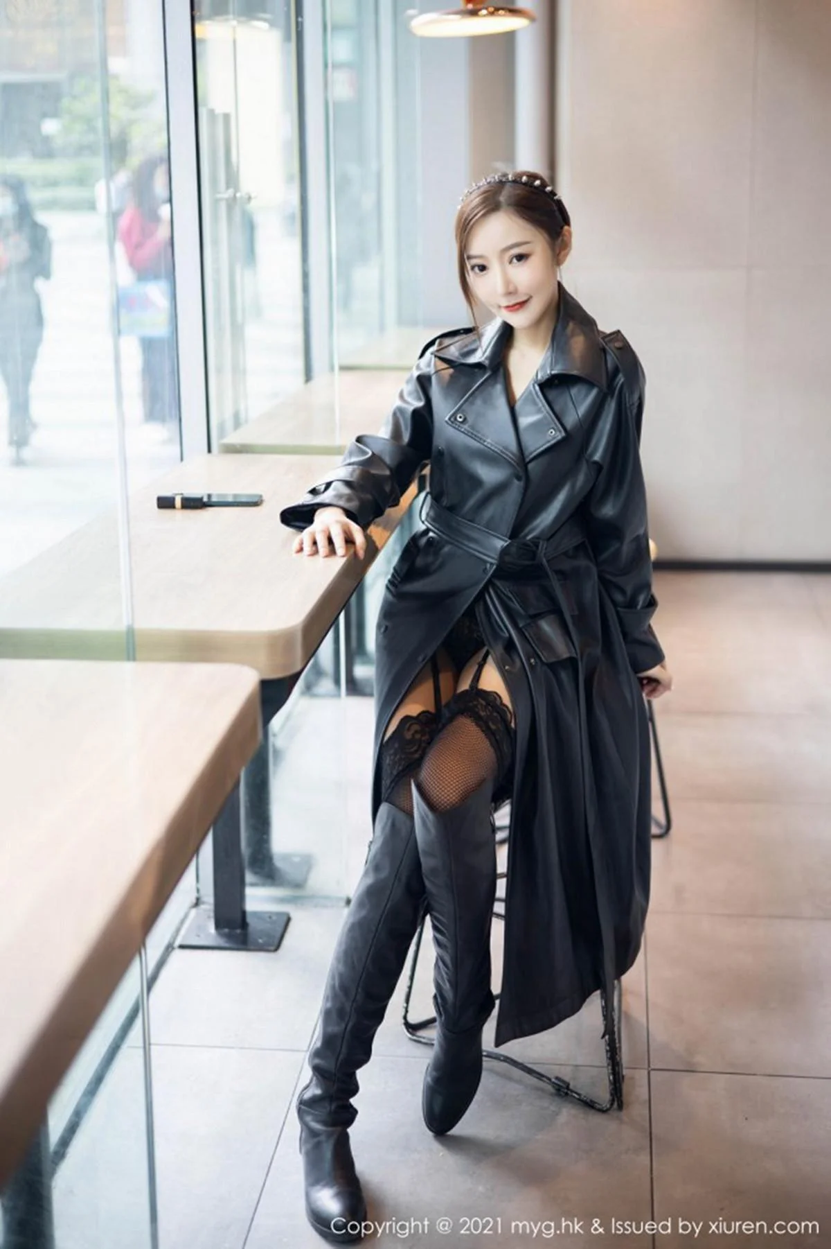 王馨瑶yanni飒爽皮衣半脱露情趣内衣蕾丝吊袜极致魅惑写真 第 1 张