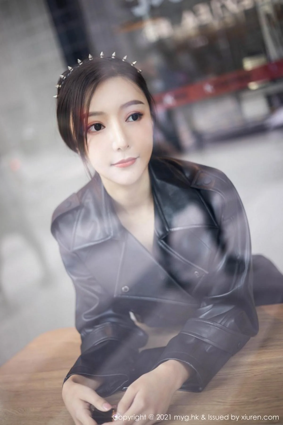 王馨瑶yanni飒爽皮衣半脱露情趣内衣蕾丝吊袜极致魅惑写真 第 16 张