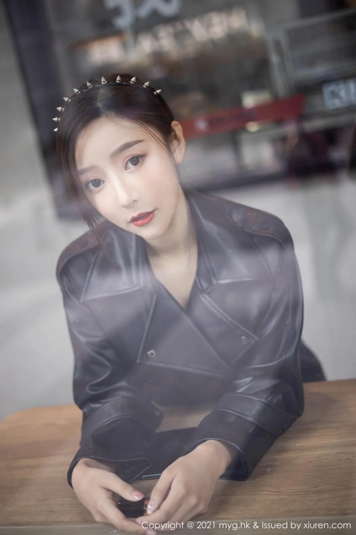 王馨瑶yanni飒爽皮衣半脱露情趣内衣蕾丝吊袜极致魅惑写真 第 18 张