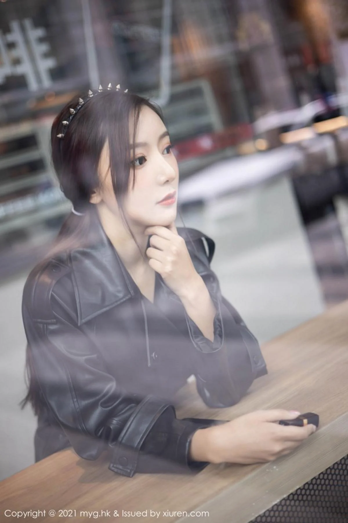 王馨瑶yanni飒爽皮衣半脱露情趣内衣蕾丝吊袜极致魅惑写真 第 19 张
