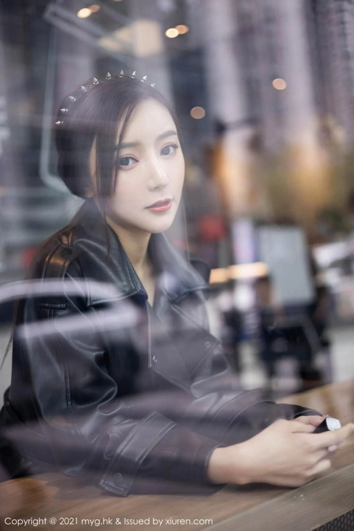 王馨瑶yanni飒爽皮衣半脱露情趣内衣蕾丝吊袜极致魅惑写真 第 23 张