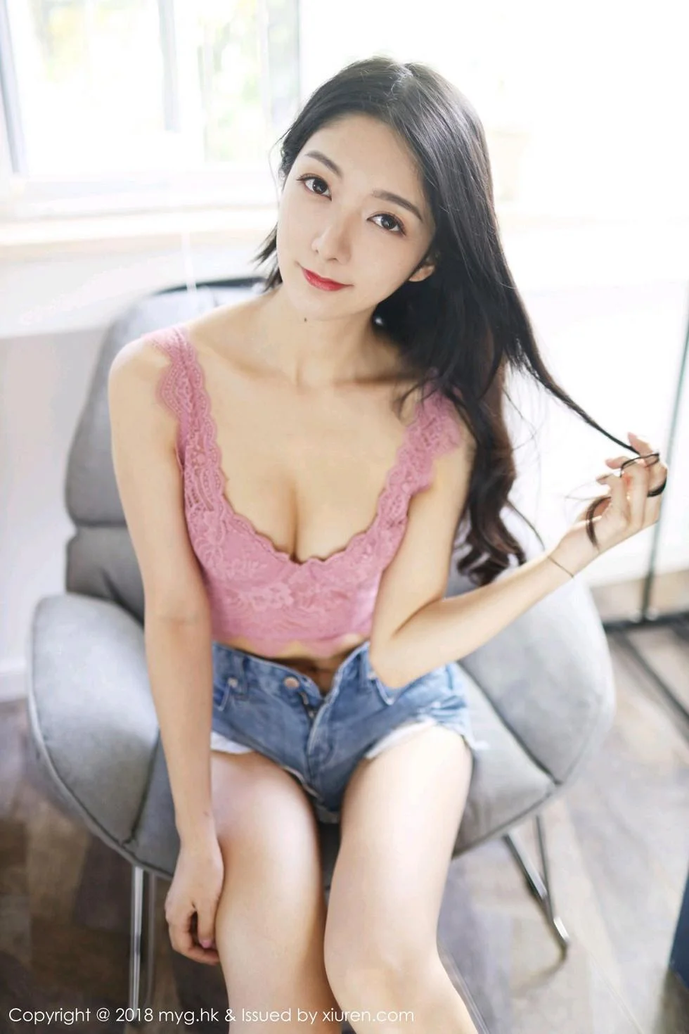Angela小热巴粉红内衣配牛仔热裤秀完美身材性感写真 第 39 张