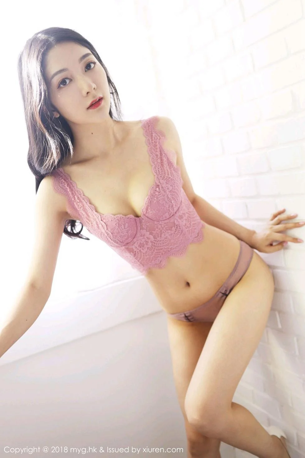 Angela小热巴粉红内衣配牛仔热裤秀完美身材性感写真 第 65 张
