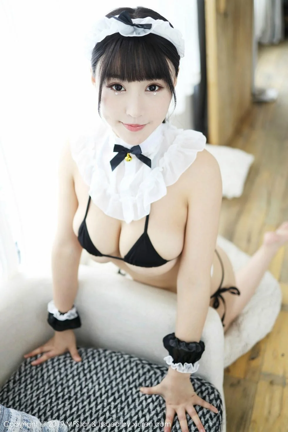 Flower朱可儿大理旅拍私房性感女仆装秀豪乳极致绝美写真 第 39 张