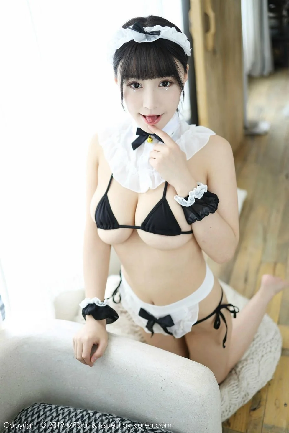 Flower朱可儿大理旅拍私房性感女仆装秀豪乳极致绝美写真 第 42 张