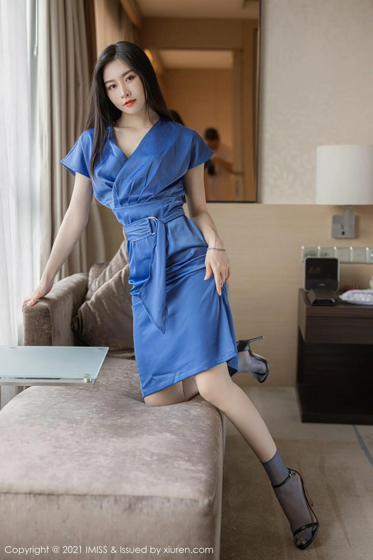 气质美女Vanessa私房脱华丽多姿礼裙露性感内衣迷人绝美写真 第 14 张