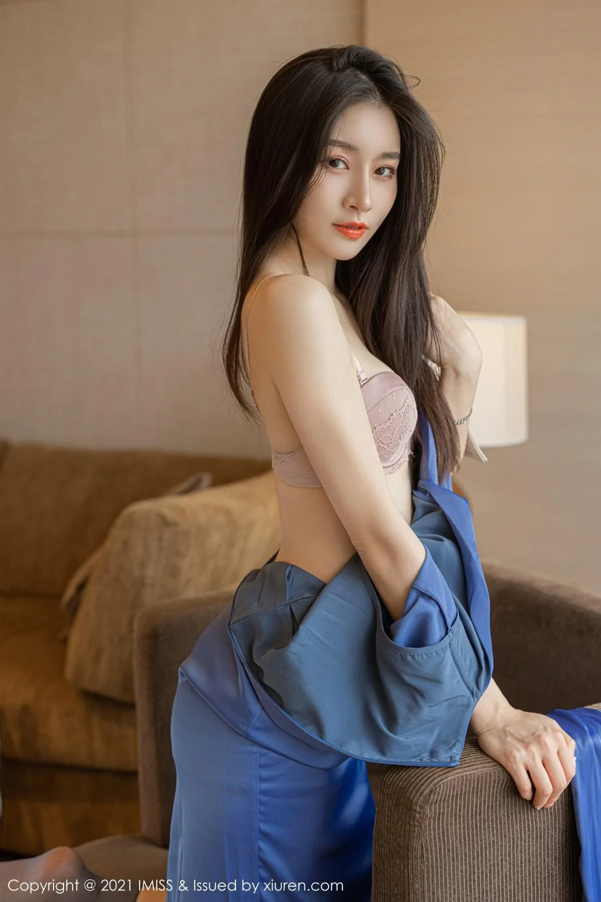 气质美女Vanessa私房脱华丽多姿礼裙露性感内衣迷人绝美写真 第 53 张