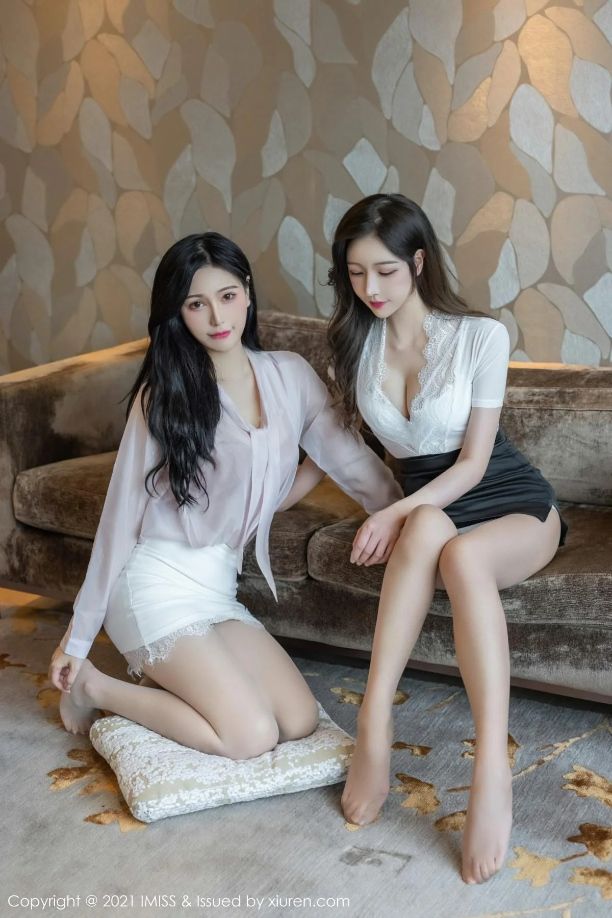 Lavinia肉＆LindaLinda半脱露性感内衣朦胧丝足绝美写真 第 41 张