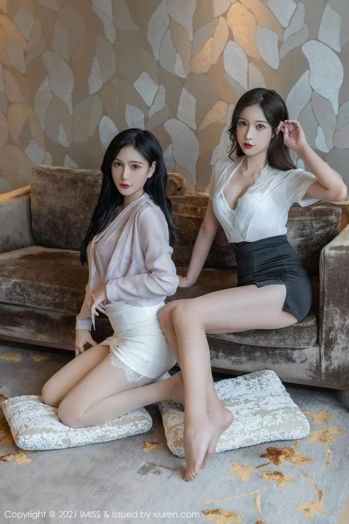 Lavinia肉＆LindaLinda半脱露性感内衣朦胧丝足绝美写真 第 59 张