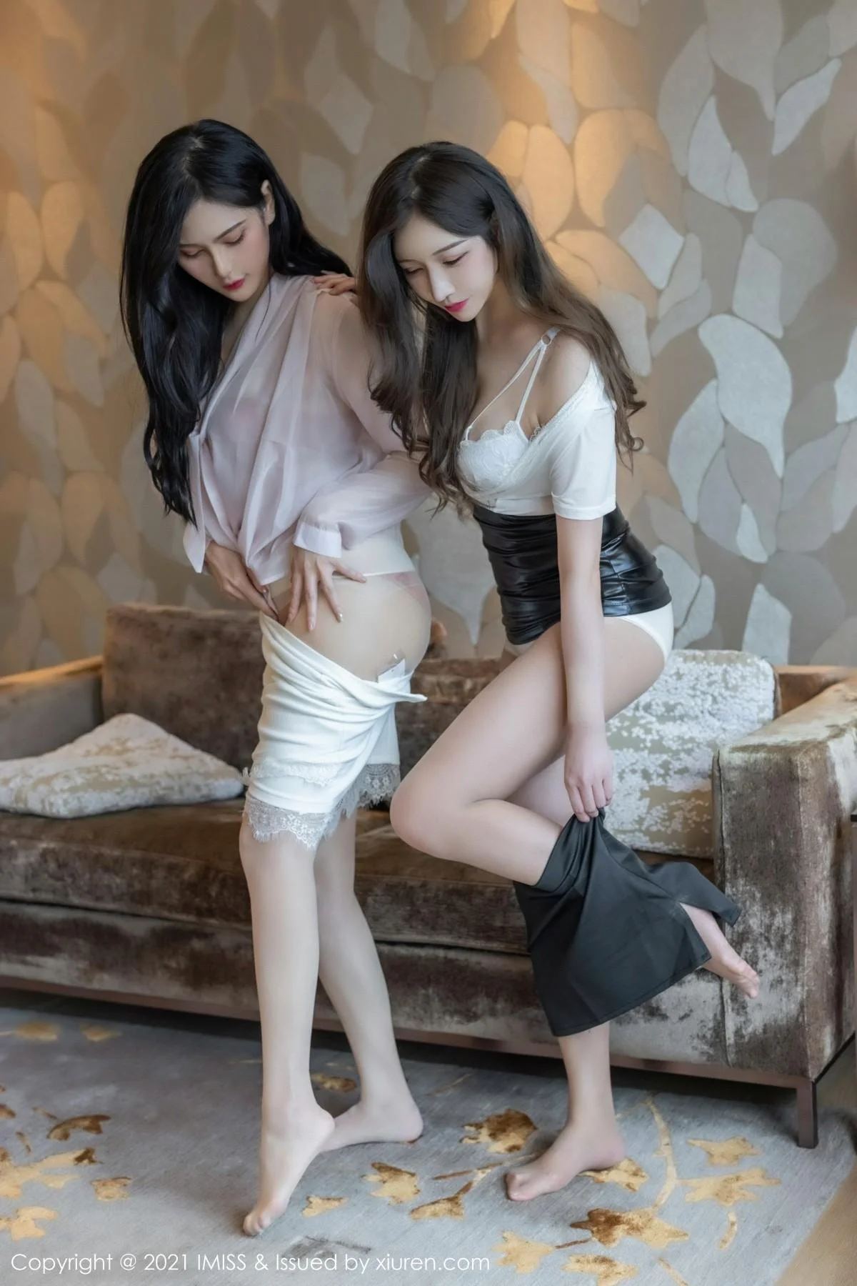 Lavinia肉＆LindaLinda半脱露性感内衣朦胧丝足绝美写真 第 68 张