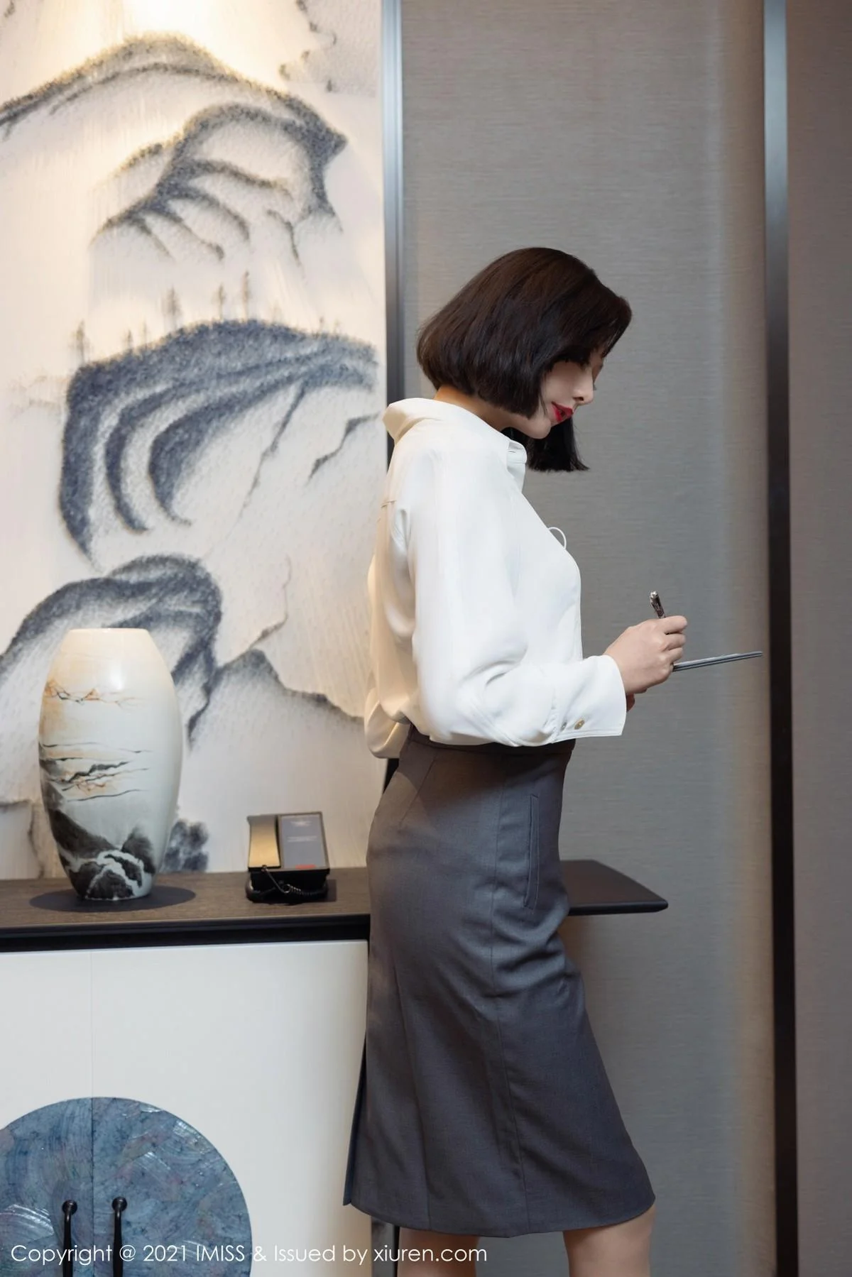 气质美女艺轩私房浴室半脱露洁白衬衫配蕾丝内衣完美绝美写真 第 21 张