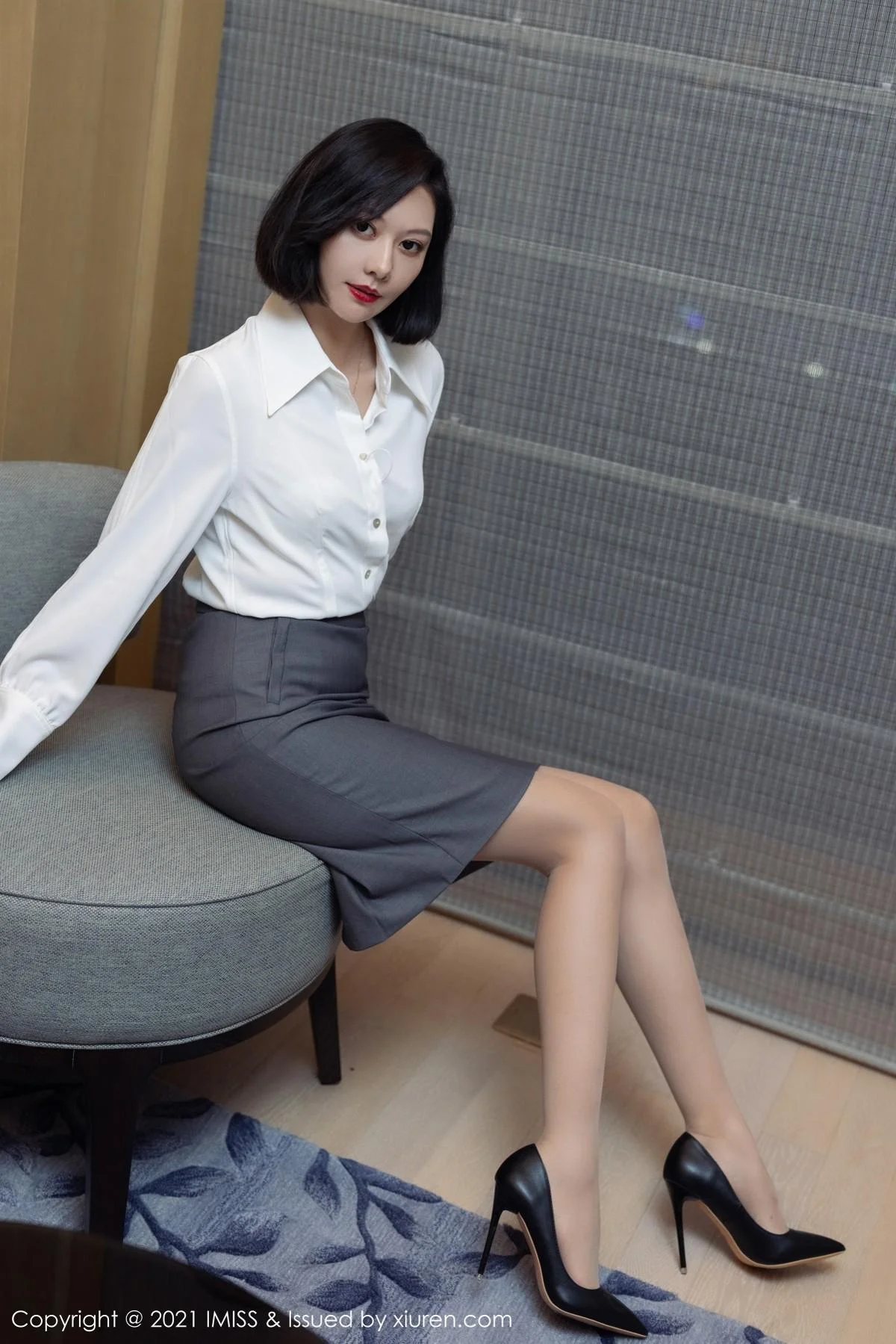 气质美女艺轩私房浴室半脱露洁白衬衫配蕾丝内衣完美绝美写真 第 27 张
