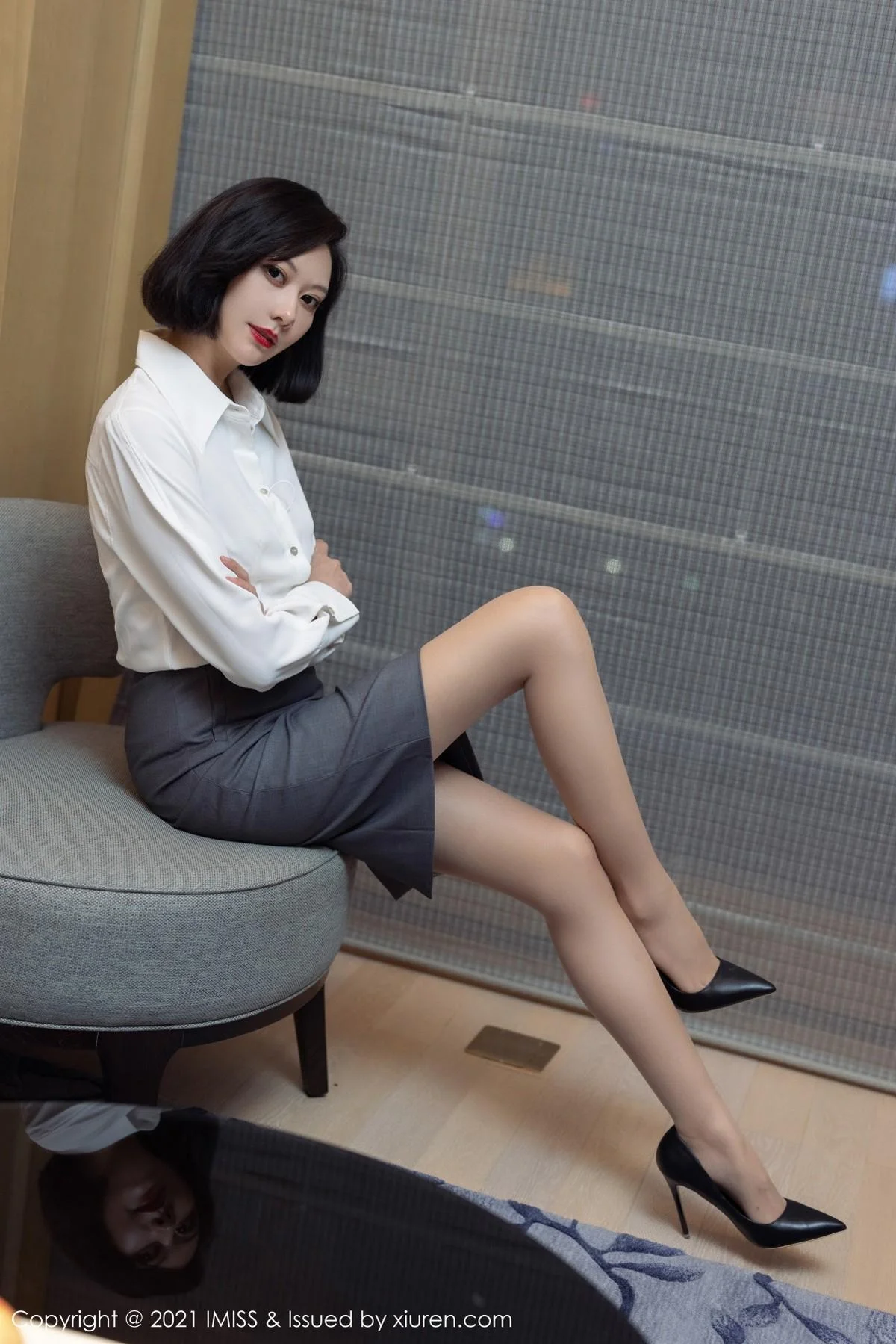 气质美女艺轩私房浴室半脱露洁白衬衫配蕾丝内衣完美绝美写真 第 29 张
