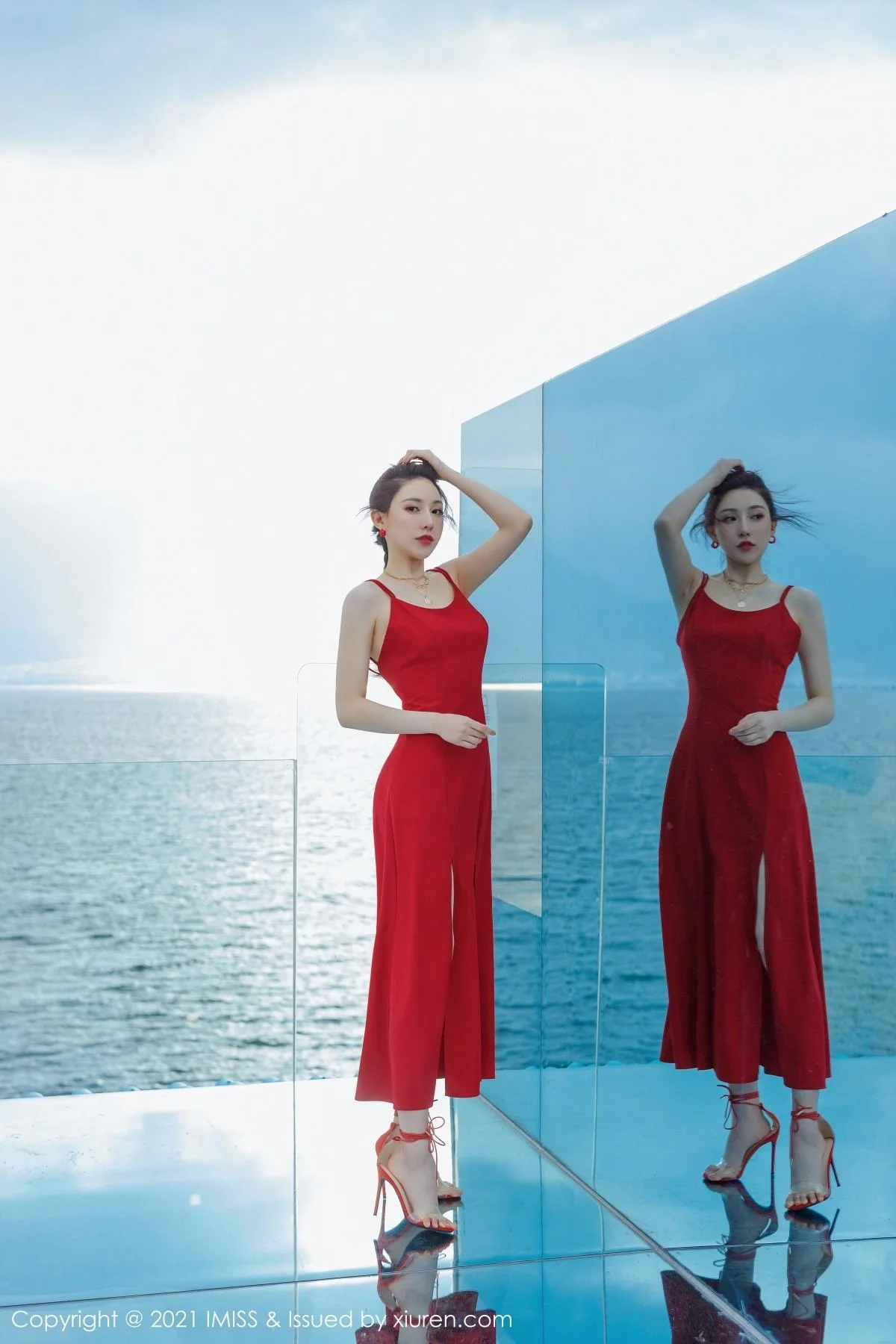 气质Lynn刘奕宁户外街拍系列+私房薄纱裙秀美腿绝美写真 第 21 张