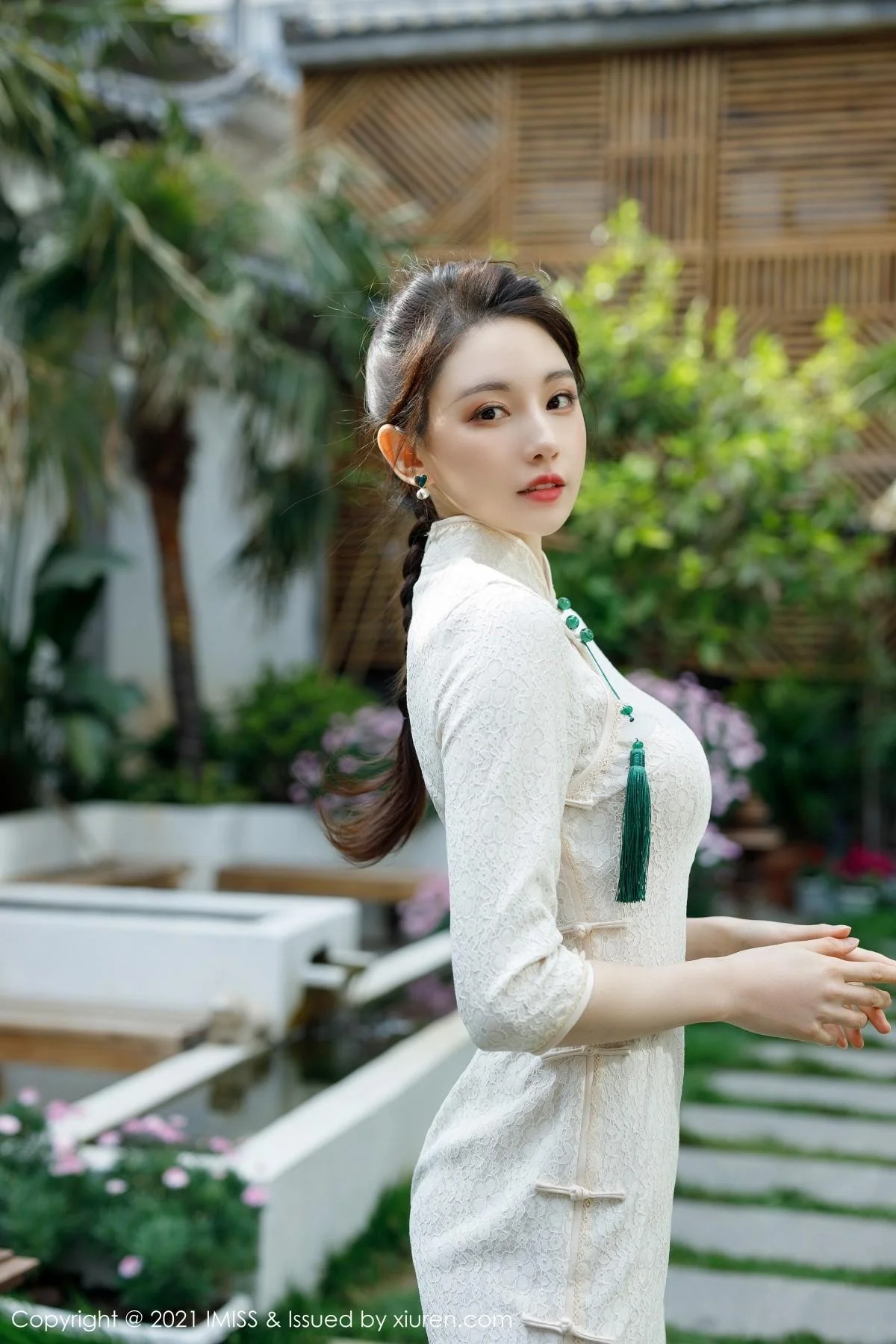 气质Lynn刘奕宁户外街拍系列+私房薄纱裙秀美腿绝美写真 第 32 张