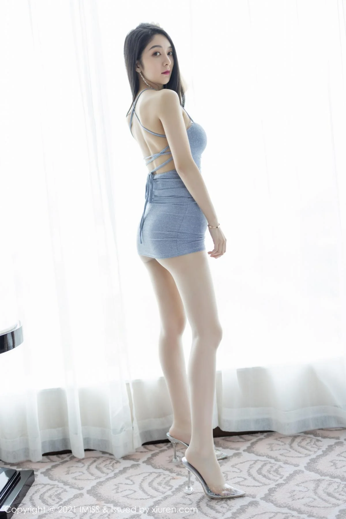 Angela小热巴私房典雅吊裙配朦胧丝袜半脱秀翘臀绝美写真 第 35 张