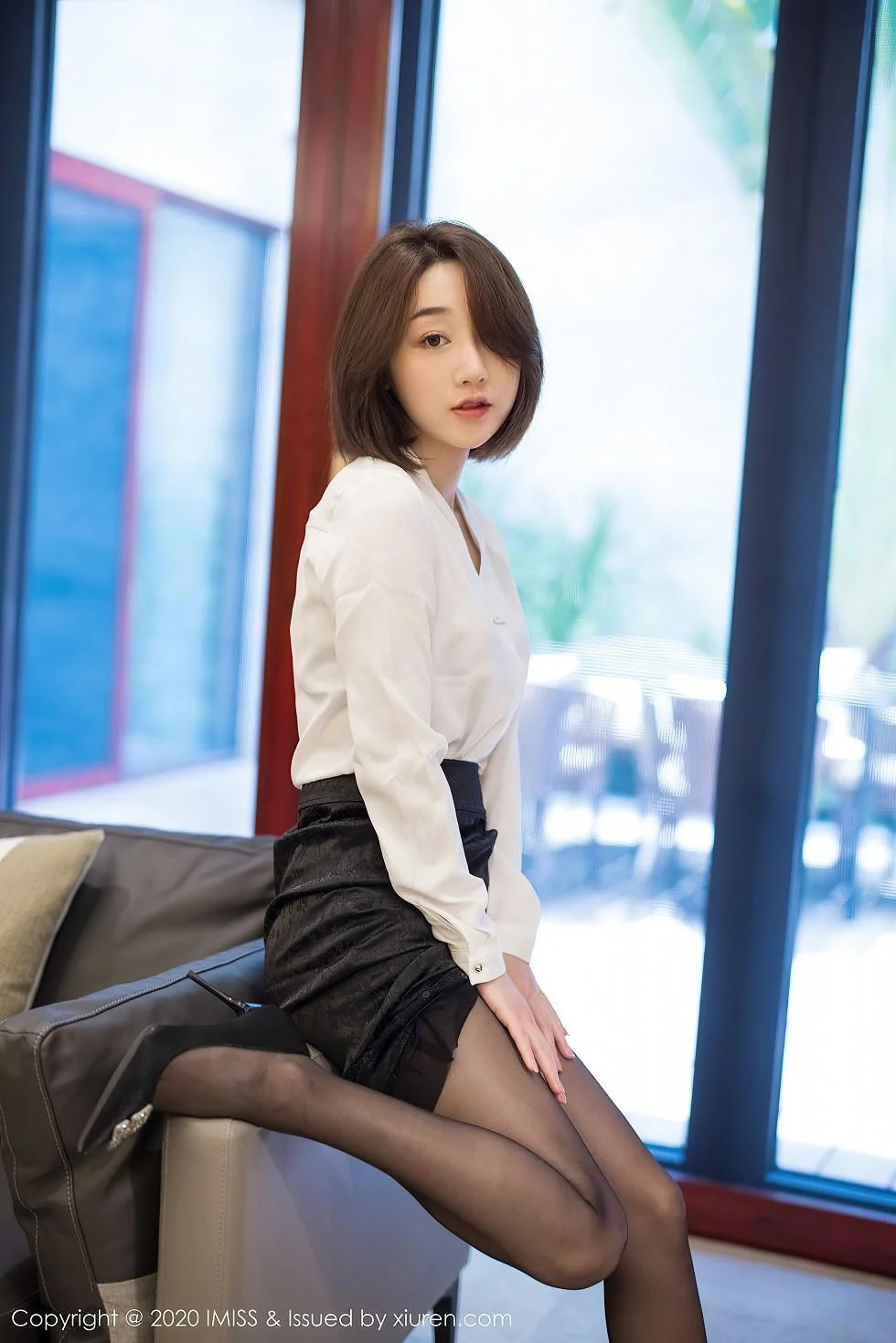 九月生_心愿旅拍职场秘书制服主题露私房内衣完美绝美写真 第 16 张