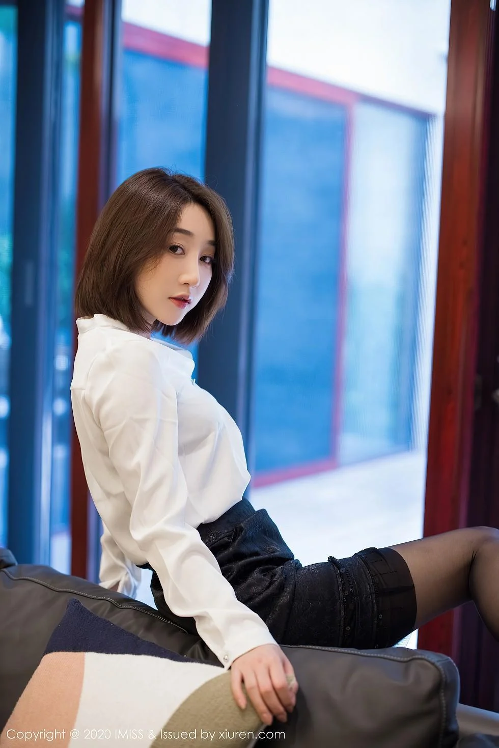 九月生_心愿旅拍职场秘书制服主题露私房内衣完美绝美写真 第 21 张
