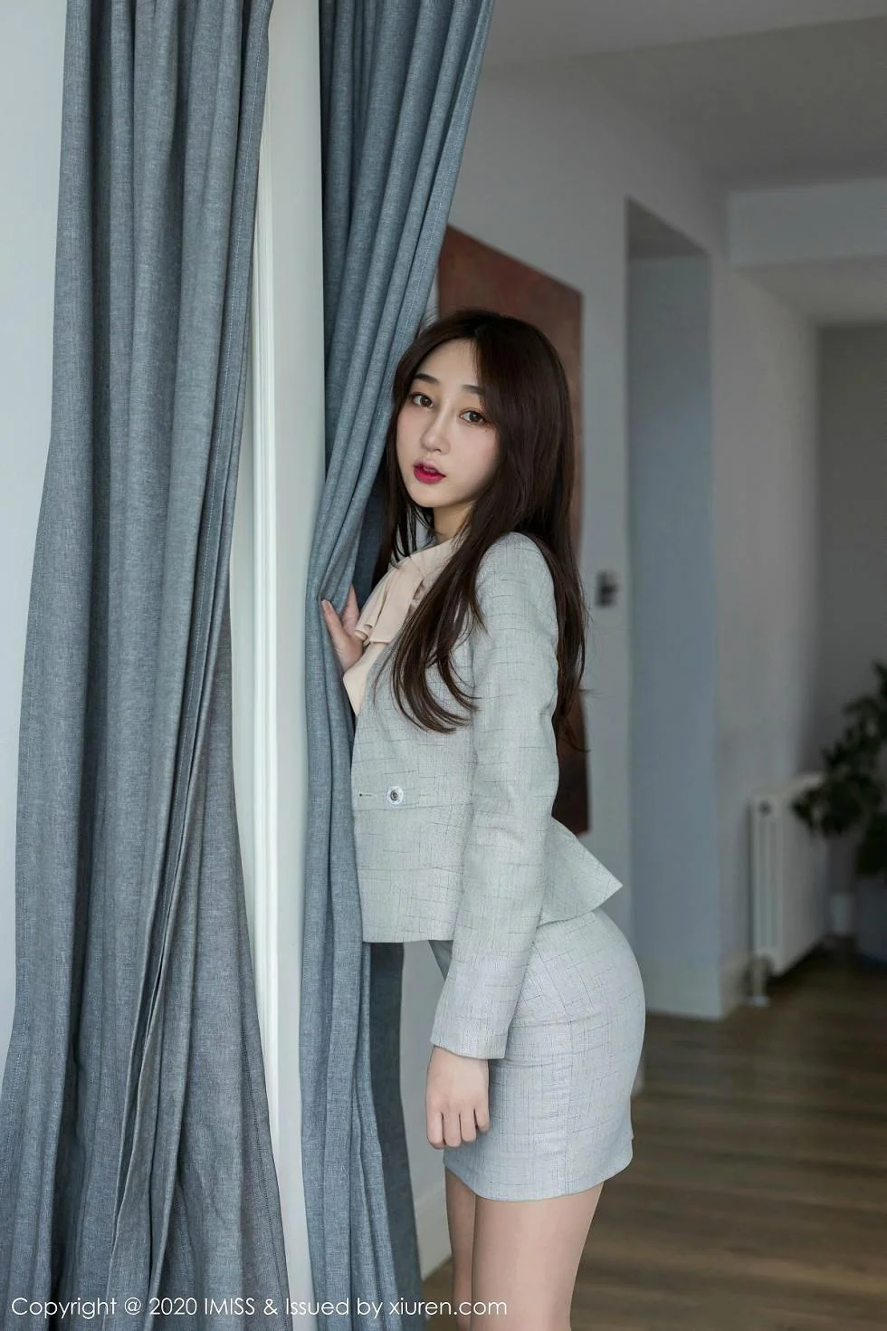 九月生短裙职业装丝足美腿系列白色蕾丝内衣完美绝美写真 第 17 张