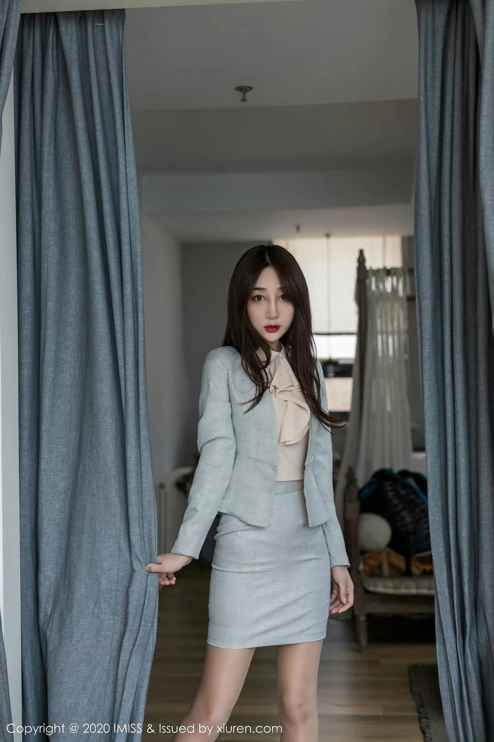 九月生短裙职业装丝足美腿系列白色蕾丝内衣完美绝美写真 第 22 张