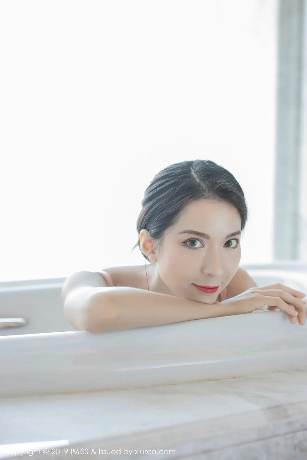 气质Carry花色连身裙配朦胧肉丝露性感粉色内衣绝美写真 第 90 张