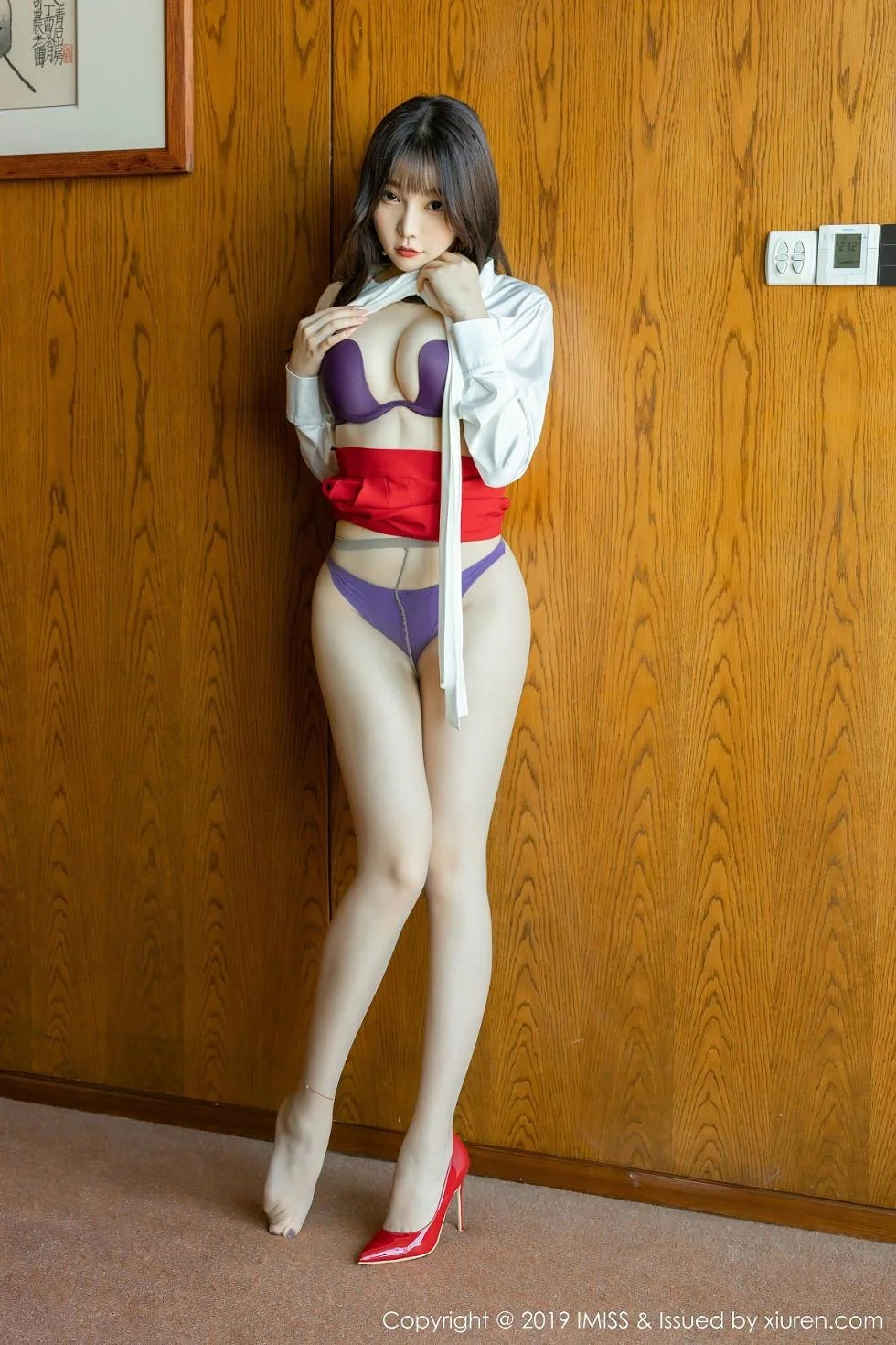 芝芝Booty私房秘书制服真空半脱肉丝袜撩人绝美写真 第 37 张