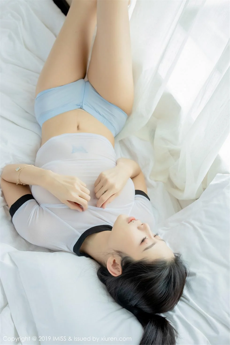 luvian本能私房性感内衣配超薄肉丝极致绝美写真 第 36 张