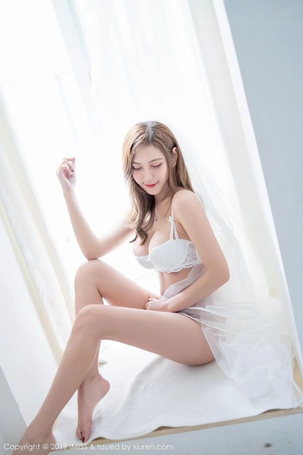气质美女Cccil私房白色薄纱新娘装秀完美身材绝美写真 第 23 张