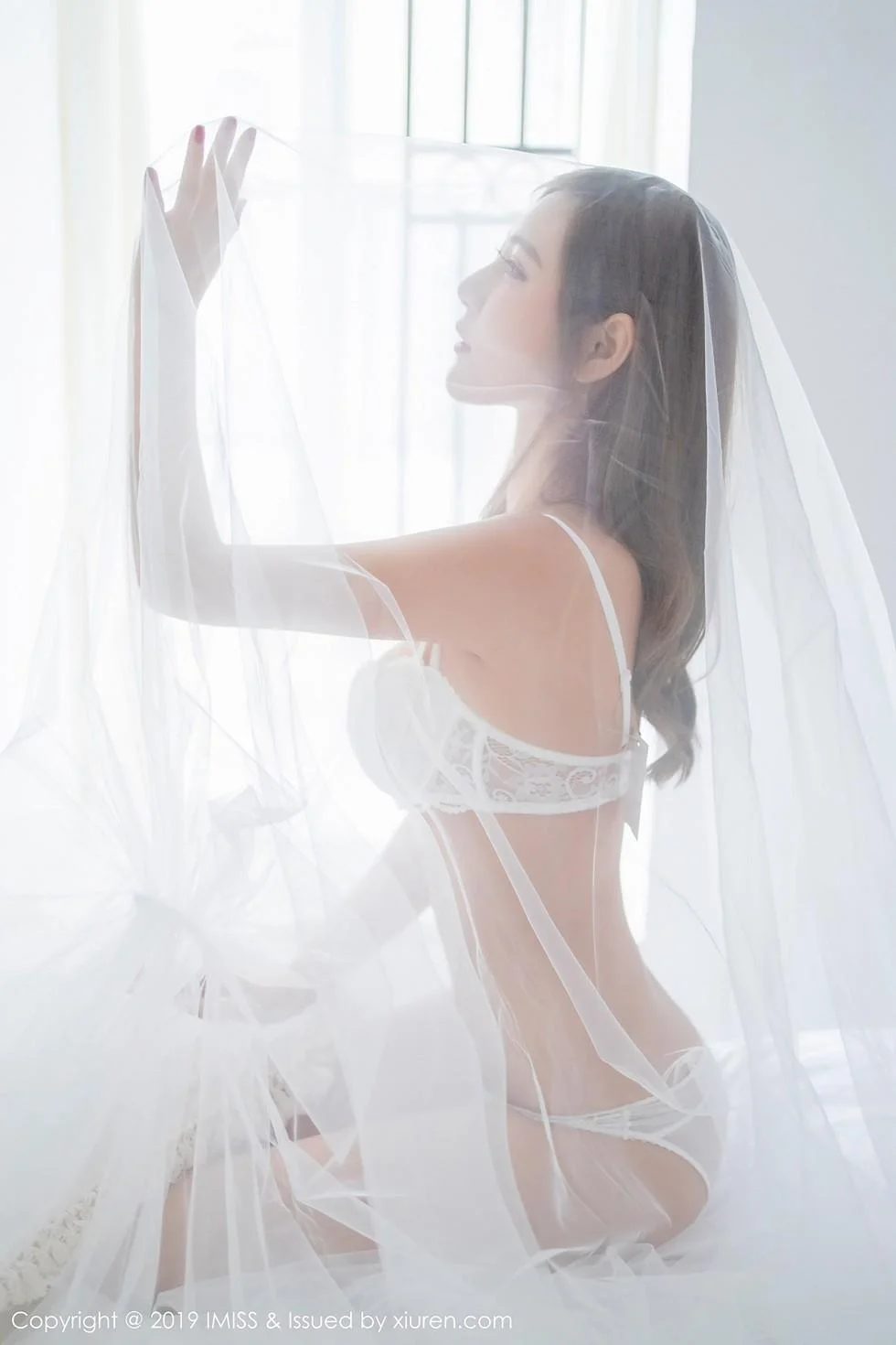 气质美女Cccil私房白色薄纱新娘装秀完美身材绝美写真 第 48 张