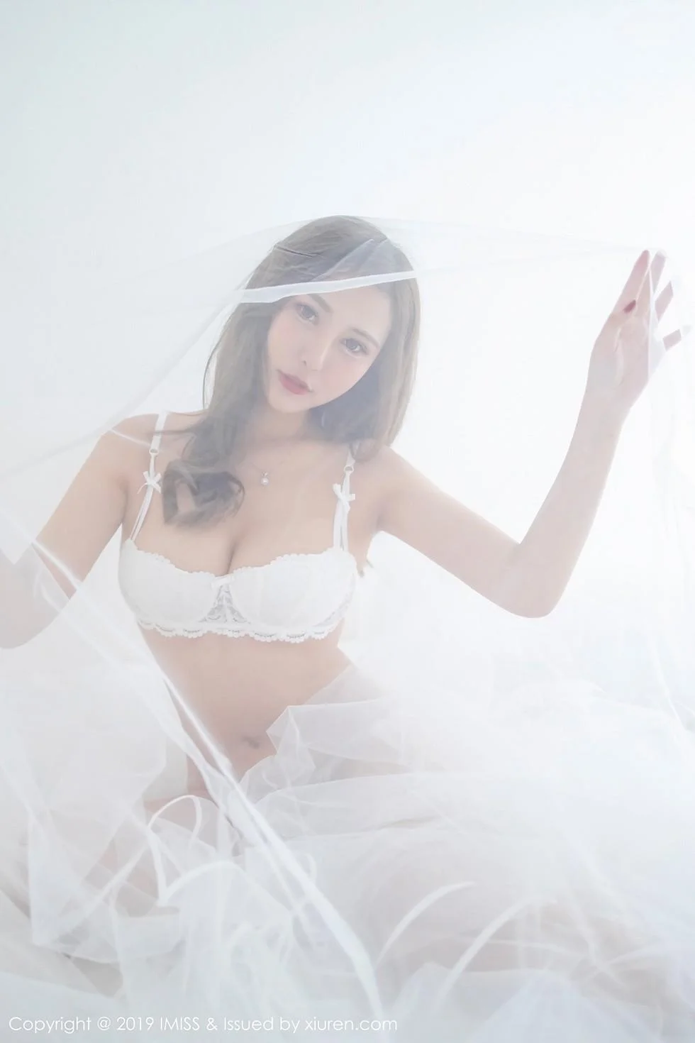 气质美女Cccil私房白色薄纱新娘装秀完美身材绝美写真 第 66 张