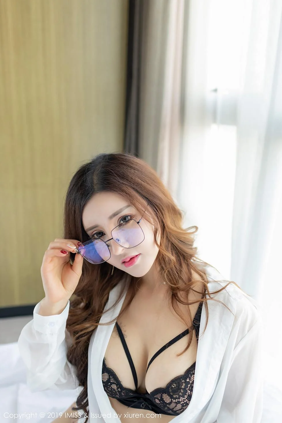 雅雅Yaya私房薄纱衬衣秀黑色蕾丝内衣露豪乳绝美写真 第 21 张