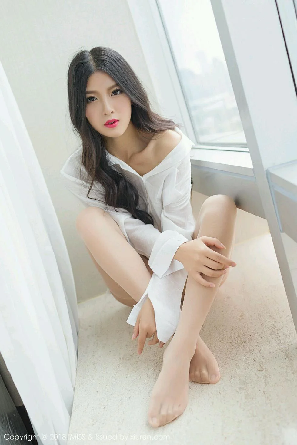 语嫣Candy私房白衬衣配肉丝袜+红色和服性感写真 第 20 张
