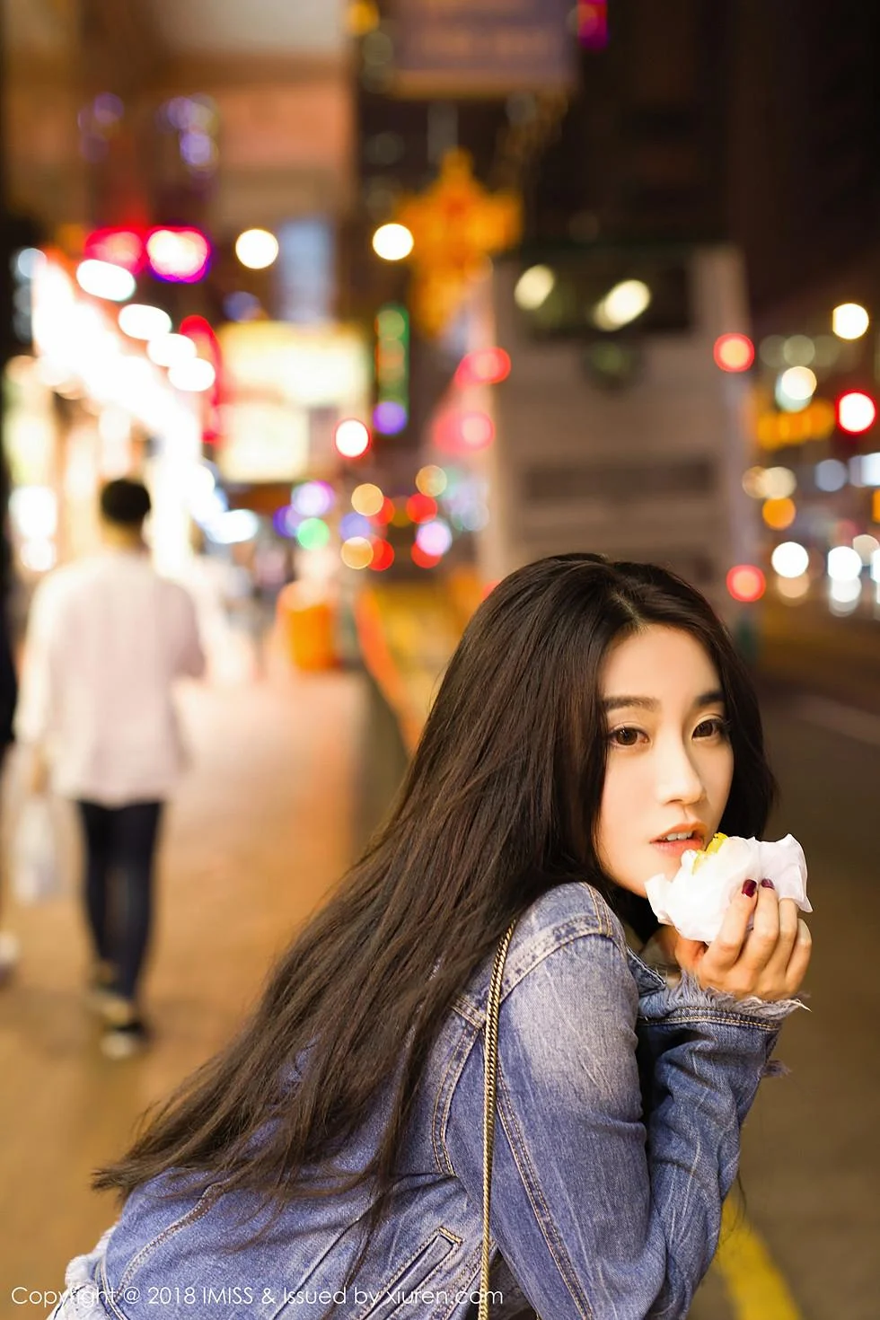 许诺Sabrina私房床上薄纱透视秀丁字裤妩媚绝美写真 第 1 张