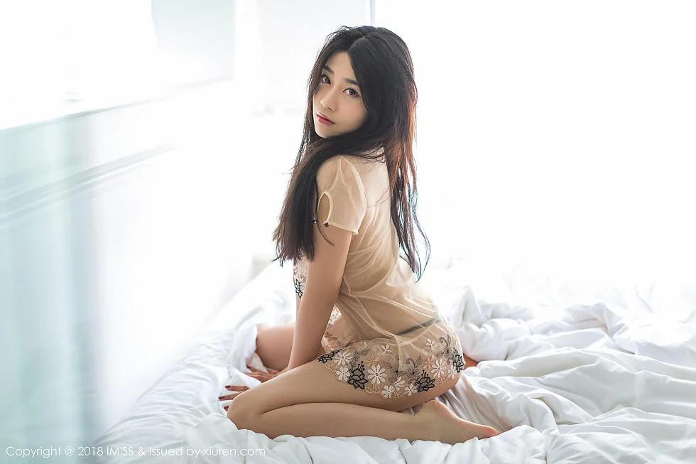 许诺Sabrina私房床上薄纱透视秀丁字裤妩媚绝美写真 第 18 张