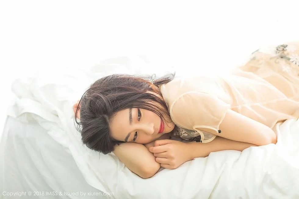 许诺Sabrina私房床上薄纱透视秀丁字裤妩媚绝美写真 第 45 张