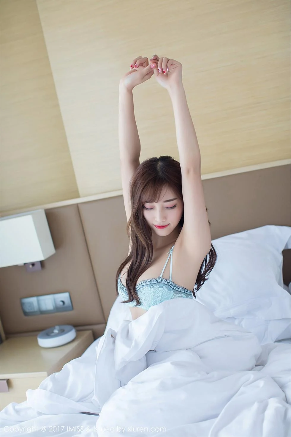 甜美杨晨晨sugar居家床上性感内衣秀完美曲线绝美写真 第 7 张