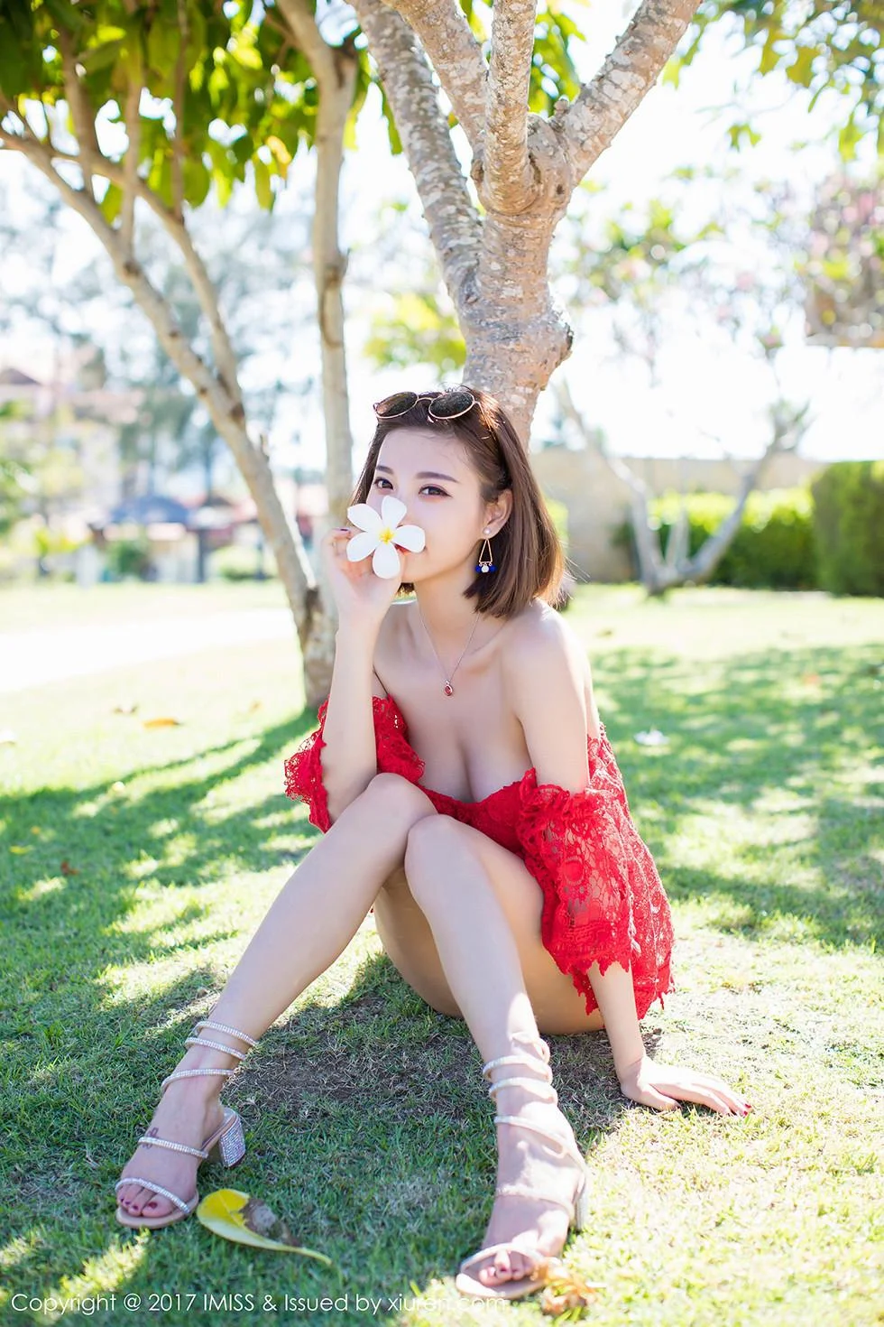 甜美杨晨晨sugar沙巴旅拍红色球服海边沙滩性感写真 第 80 张